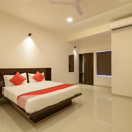 Oyo 22964 Kundan Lawns Hotell Shirdi Eksteriør bilde