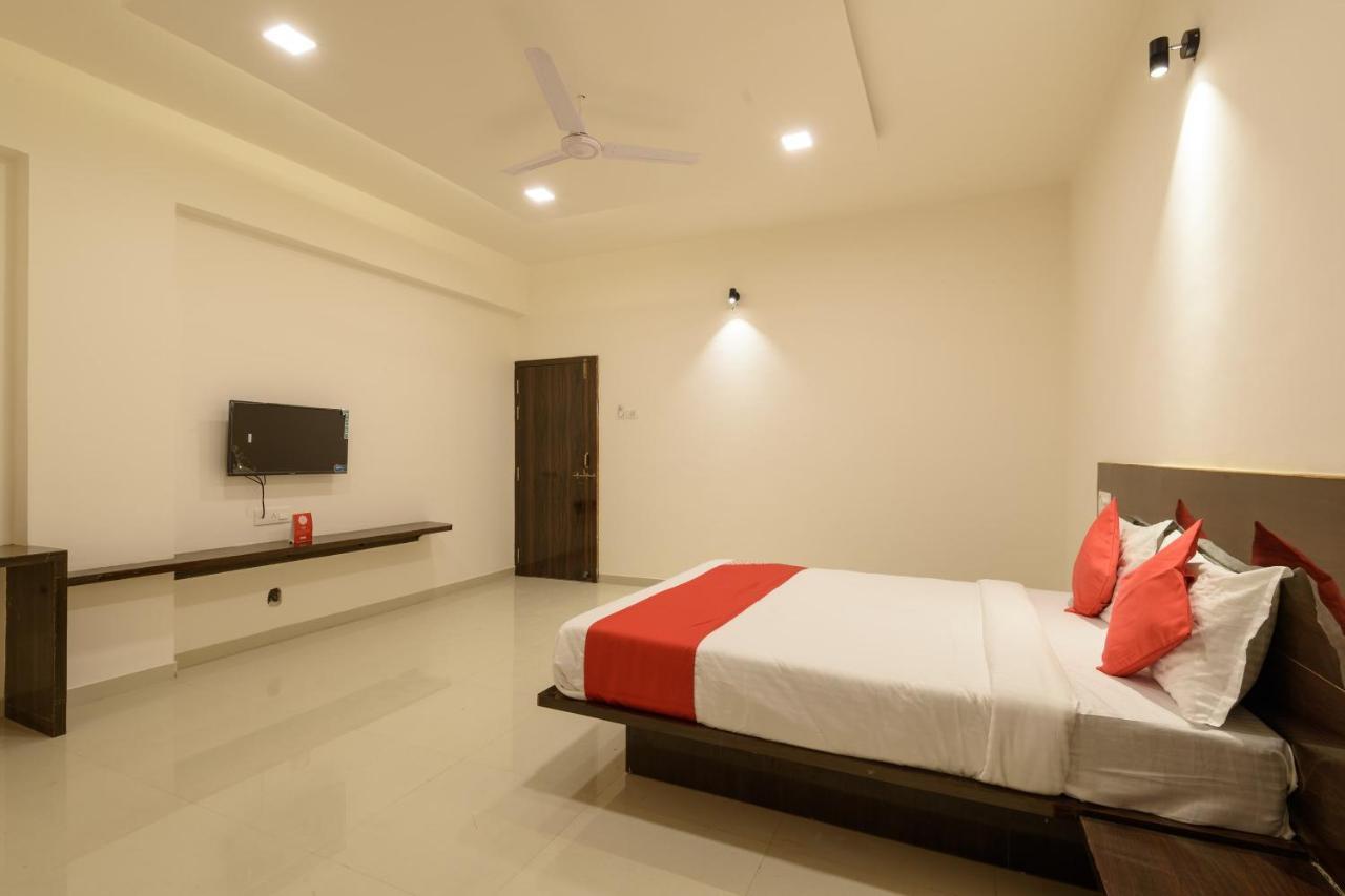 Oyo 22964 Kundan Lawns Hotell Shirdi Eksteriør bilde