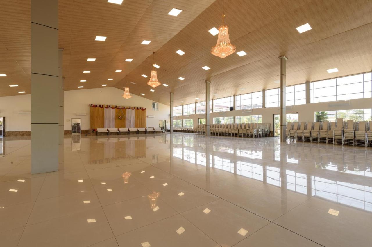 Oyo 22964 Kundan Lawns Hotell Shirdi Eksteriør bilde