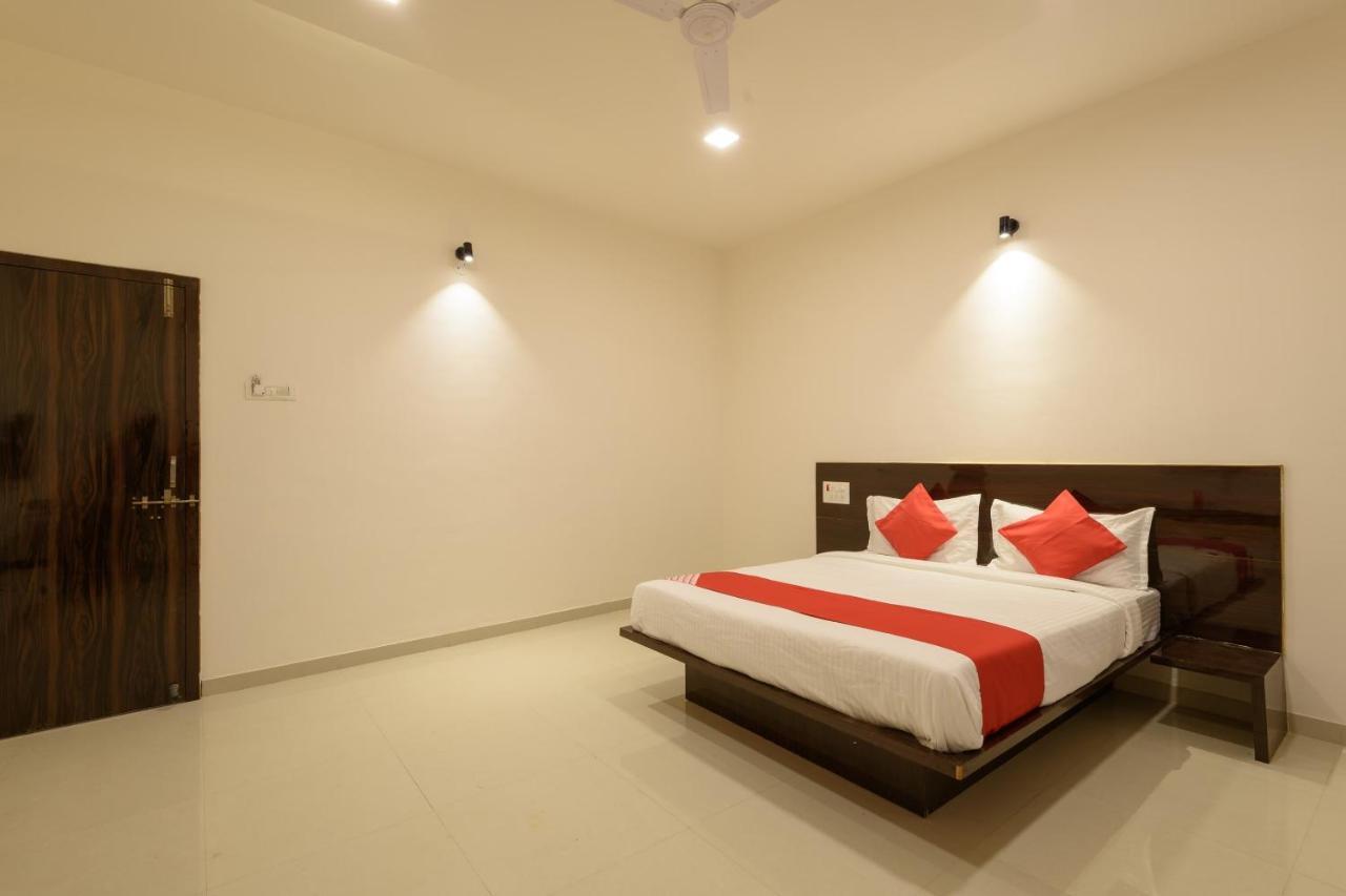Oyo 22964 Kundan Lawns Hotell Shirdi Eksteriør bilde