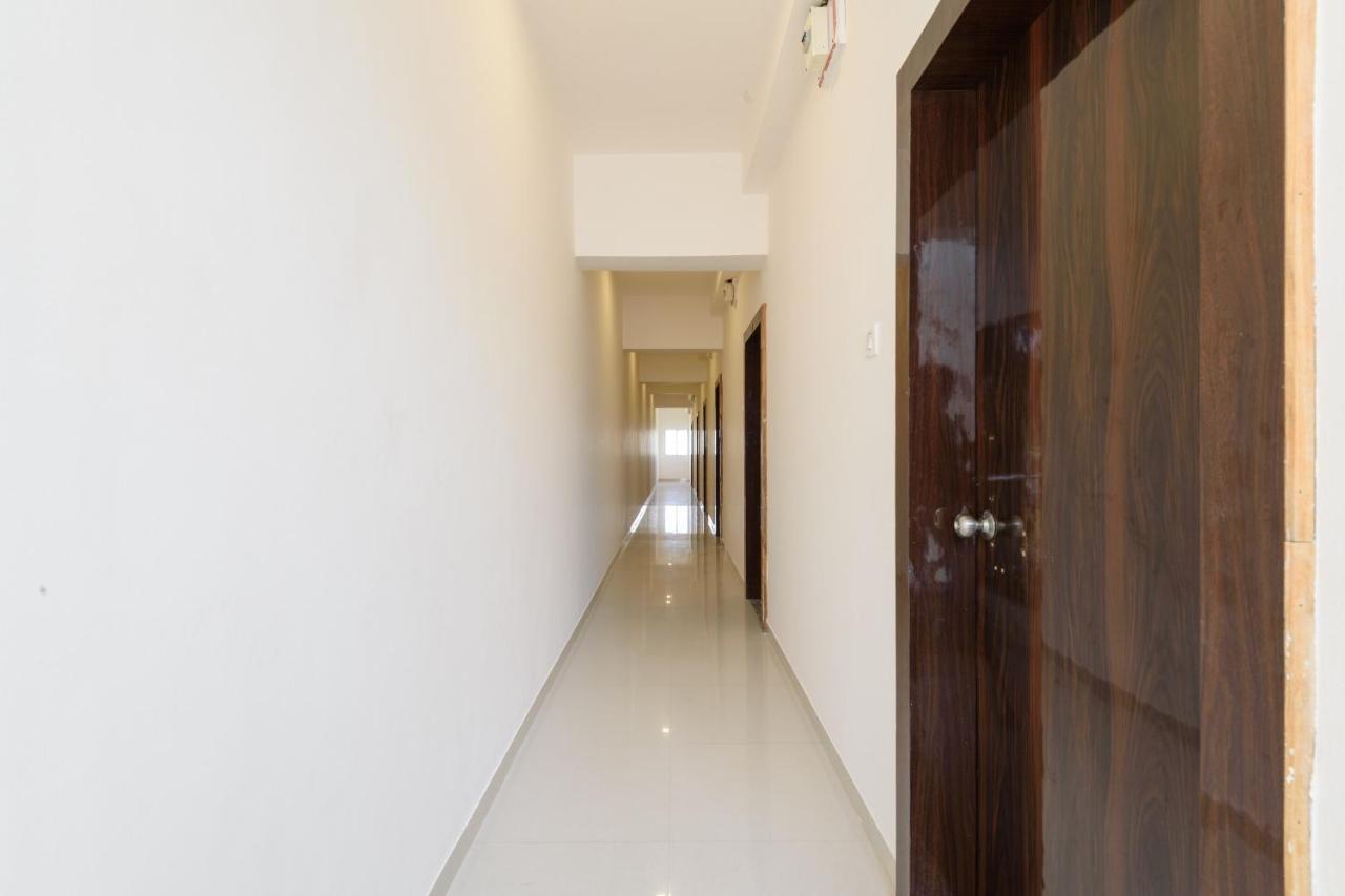 Oyo 22964 Kundan Lawns Hotell Shirdi Eksteriør bilde