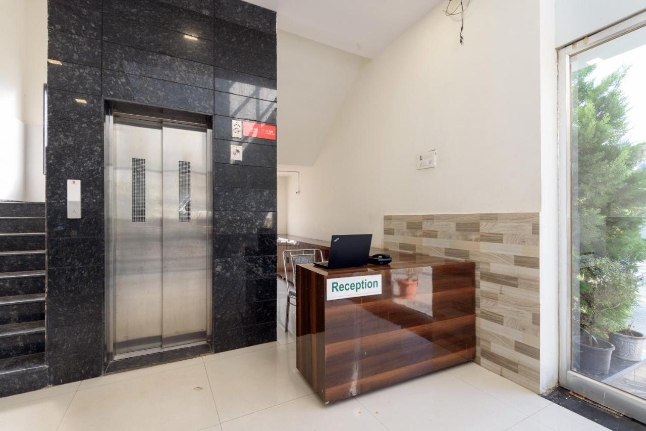 Oyo 22964 Kundan Lawns Hotell Shirdi Eksteriør bilde